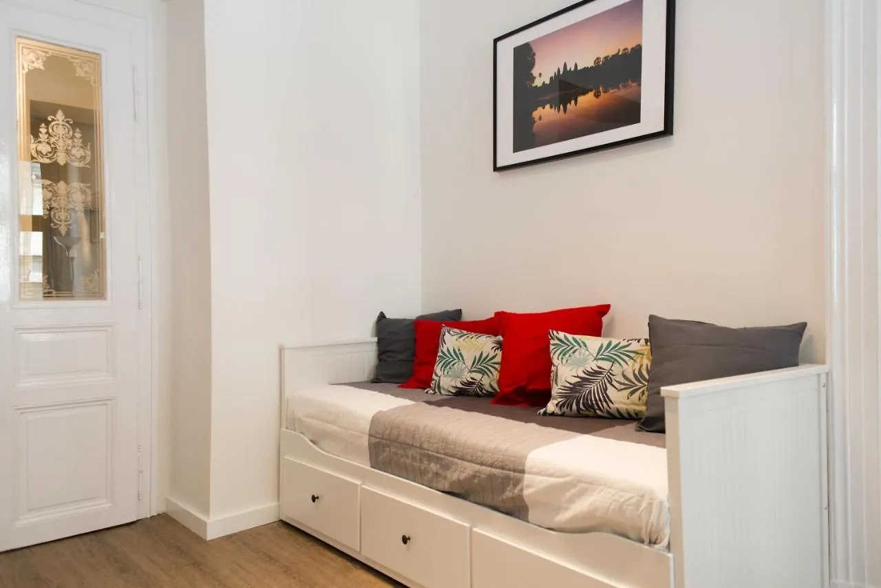 Apartment Florenc With 3-Bathrooms & Bedrooms Prague